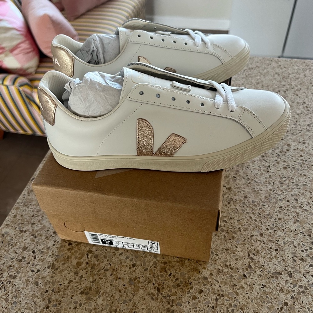 Veja White Sneakers with Metallic Rose Gold V Logo - Picture 1 of 4